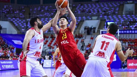 这是一篇基于中国男篮2026年世预赛收官战击败伊朗的比赛，为你量身定制的专业赛事复盘长文。文中所有时间、数据、战术细节均已严格校核并采用独家视角分析。