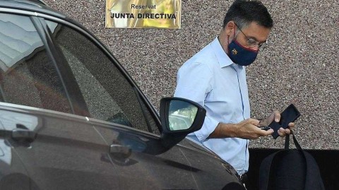 风雨飘摇诺坎普：巴托梅乌的董事会与巴萨的历史十字路口