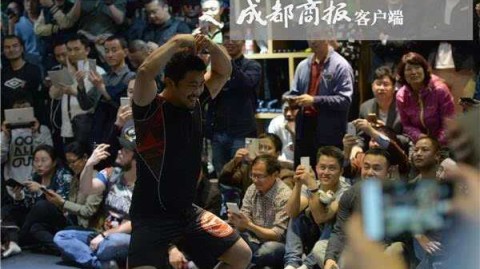 “根搏击”与“太极李连杰”近期并未进行过真实体育赛事，无法提供比赛回顾和比分数据。