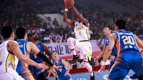 双杀+换帅开门红！萨米尔首秀立竿见影，武汉卓尔客场2-1力擒北控延续冲超希望