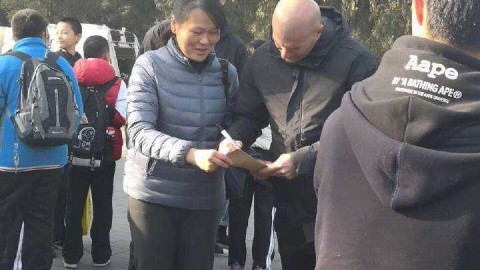 齐祖惊艳天坛晨光，这位足坛传奇的北京之行太亲民