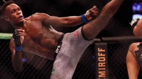 UFC 214头条主赛复盘：高扫定江山，琼斯三回合KO科米尔重夺轻重量级冠军