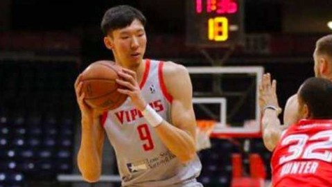 【周琦6中0陷犯规泥潭，火箭加时90-95不敌骑士】