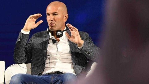 齐达内亮相迪拜人工智能体育峰会，畅谈人脑与科技融合的足球未来