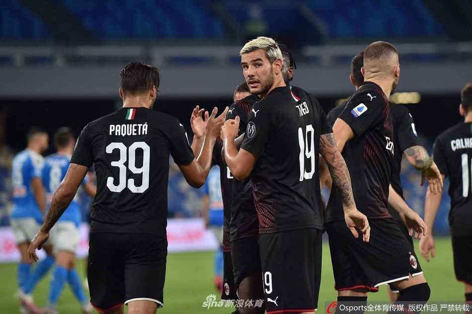那不勒斯队长因西涅主罚的任意球如圆月弯刀般飞入禁区，在一片混乱中，迪洛伦佐机敏补射，将球送入空门，为球队扳平比分。