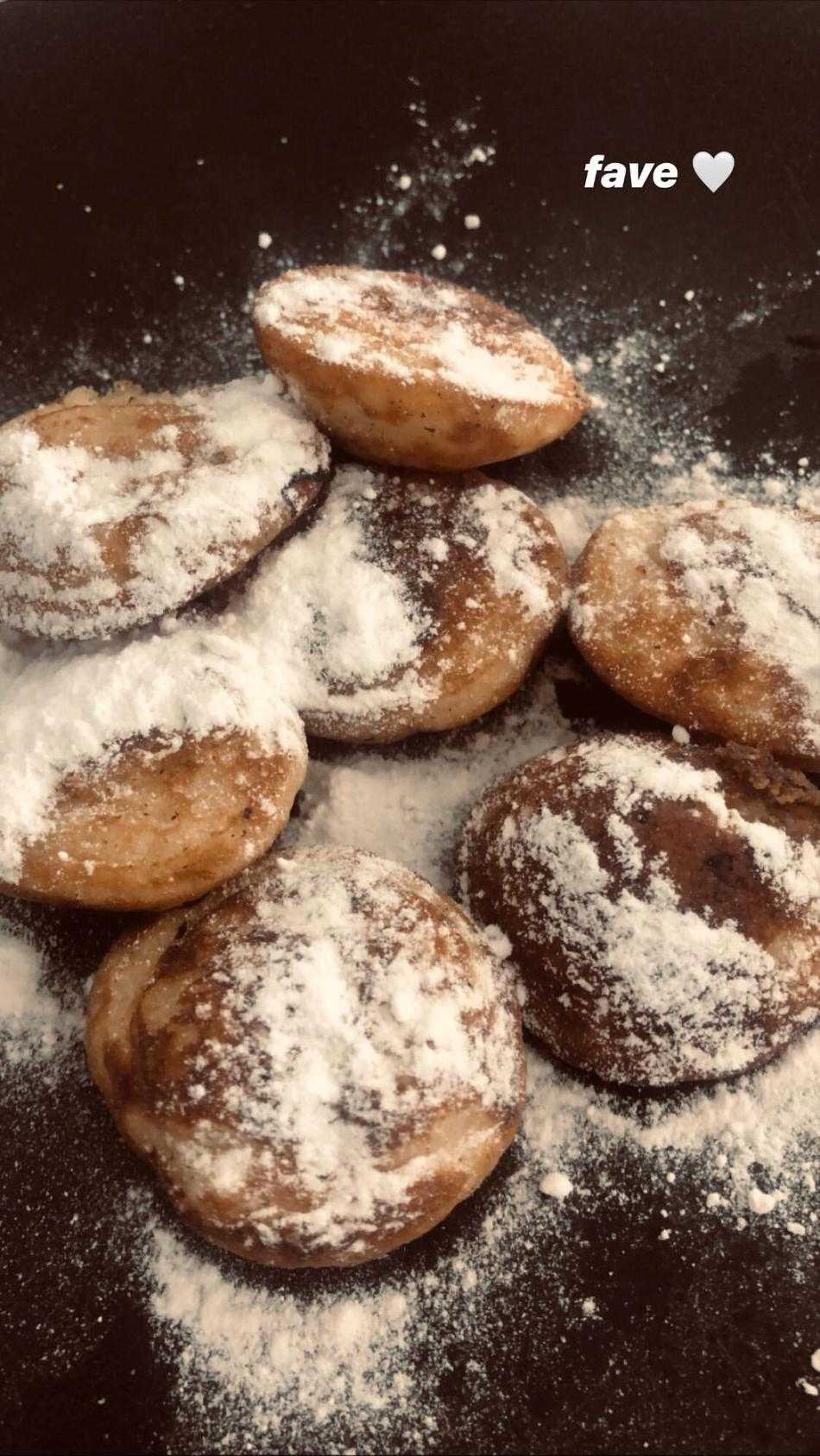 德容家的伙食透露出浓郁的荷兰风情，简单的三明治搭配新鲜果汁，清爽健康正如他球风一般干净利落
