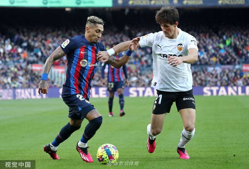 特尔施特根飞身侧扑化险为夷，守护巴萨最后一道防线