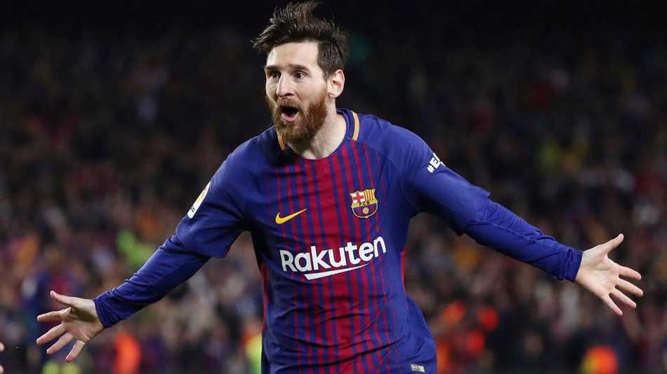 国际足联年度颁奖典礼现场，灯光璀璨，巨大的FIFA奖杯在舞台中央熠熠生辉，仿佛在静静等待着它新主人的到来，氛围庄重而神圣