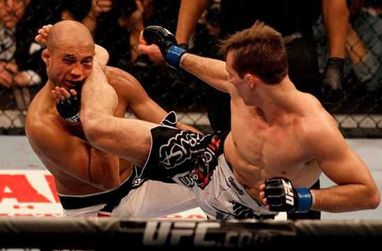UFC 167前瞻聚焦:劳勒激战洛里——老将分歧判定逆袭新星 UFC 167前瞻聚焦:劳勒激战洛里——老将分歧判定逆袭新星
