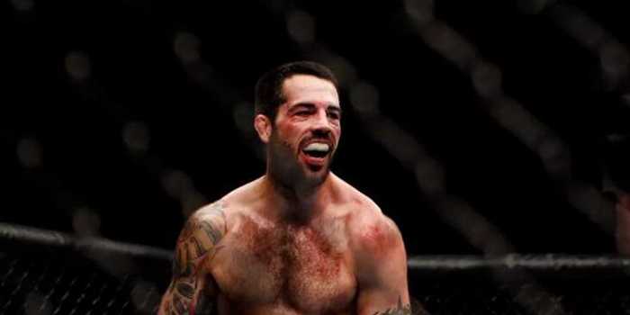 UFC 167前瞻聚焦:劳勒激战洛里——老将分歧判定逆袭新星 UFC 167前瞻聚焦:劳勒激战洛里——老将分歧判定逆袭新星