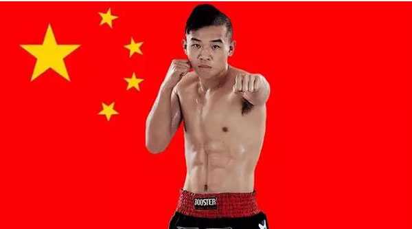 标题：12月6日武林风洛阳站｜楚猜一回合KO邓泽奇，泰拳硬实力碾压“小侯爷”