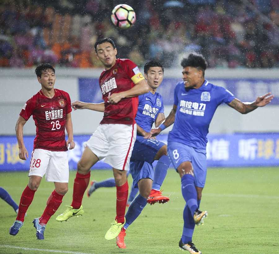 津门新王登基!中超第17轮天津权健3-0横扫申花首进三甲,升班马四连胜彰显亚冠野心 津门新王登基!中超第17轮天津权健3-0横扫申花首进三甲,升班马四连胜彰显亚冠野心