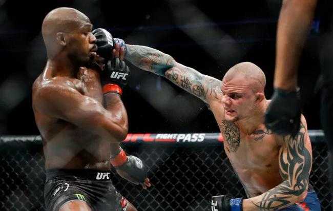 骨头归位却遭历史改写——UFC 214 琼斯KO科米尔之战,一场因兴奋剂而永远蒙尘的复仇 骨头归位却遭历史改写——UFC 214 琼斯KO科米尔之战,一场因兴奋剂而永远蒙尘的复仇